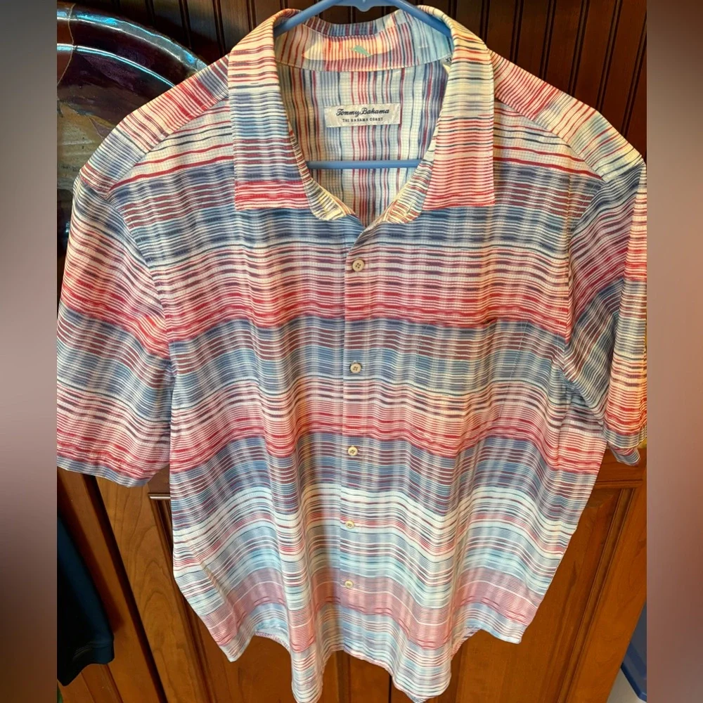 Tommy Bahama men’s performance Island zone camp shirt. Sharp blue/red stripes. - Picture 3 of 6